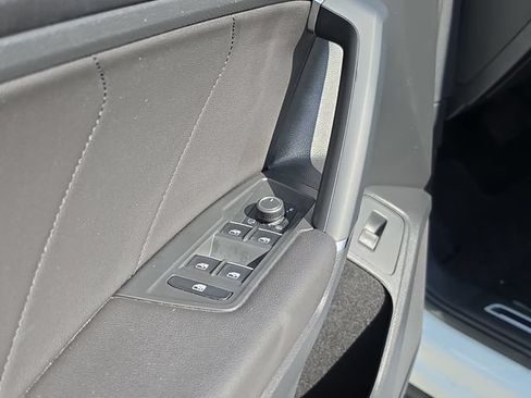 Used 2018 Volkswagen Tiguan SEL Premium AWD/4WD image 19