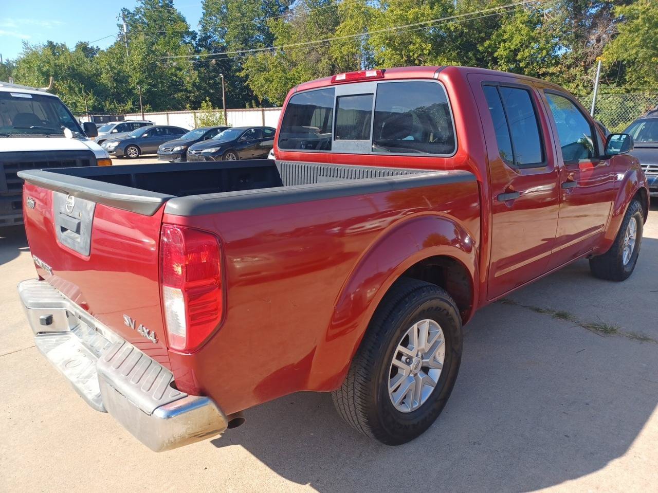 Used 2016 Nissan Frontier SV AWD/4WD image 5
