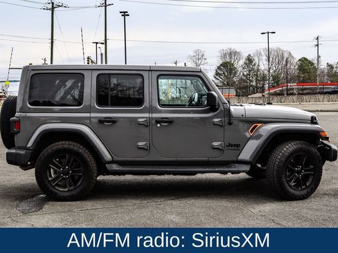 Used 2022 Jeep Wrangler Unlimited Sahara image 9