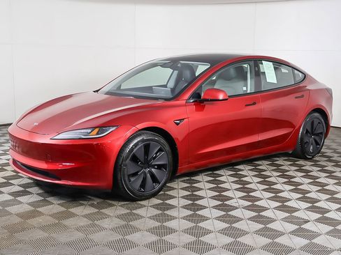 Used 2024 Tesla Model 3 Standard Range RWD image 9