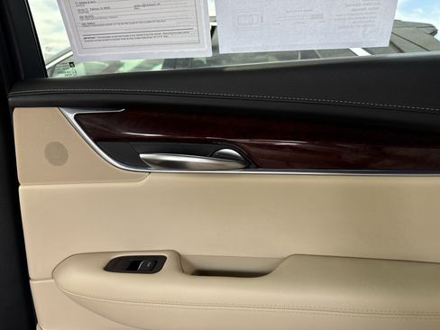 Used 2018 Cadillac XT5 Luxury w/ Driver Awareness Package image 30