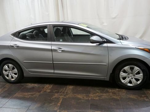 Used 2016 Hyundai Elantra SE FWD image 6