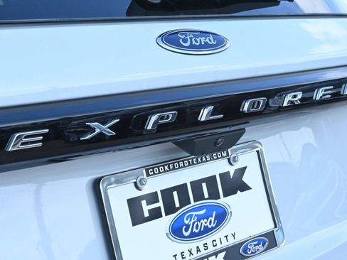 New 2026 Ford Explorer Active RWD image 20