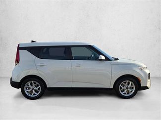 Used 2022 Kia Soul LX w/ Technology Package video 4