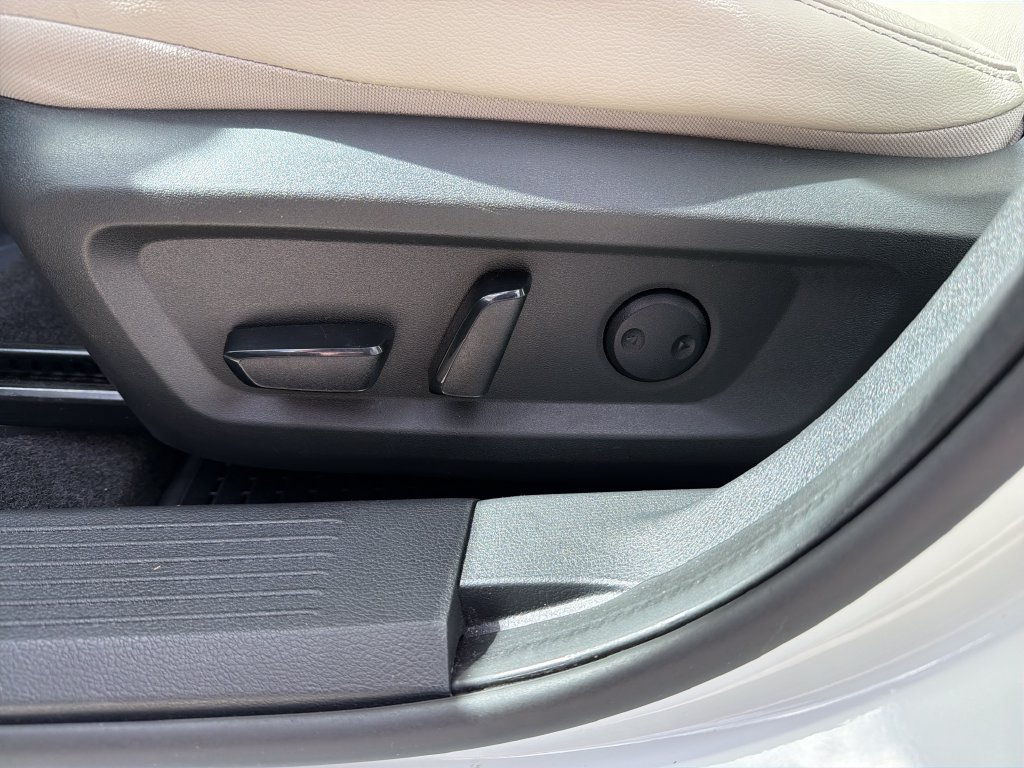 Used 2021 Nissan Rogue SL w/ Premium Package FWD image 16