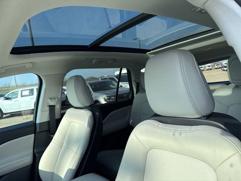 Used 2025 Lincoln Aviator AWD w/ Jet Appearance Package image 22