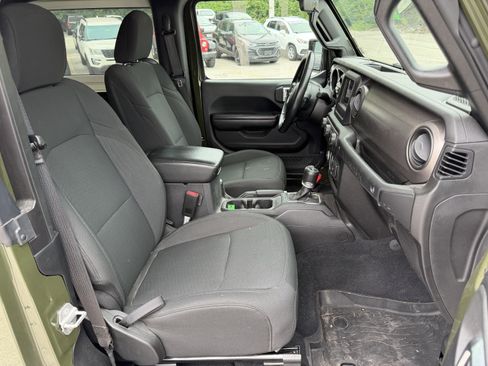 Used 2021 Jeep Wrangler Sport AWD/4WD image 10