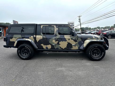 Used 2021 Jeep Gladiator Sport image 4