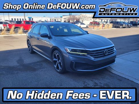 Used 2021 Volkswagen Passat 2.0T R-Line image 1