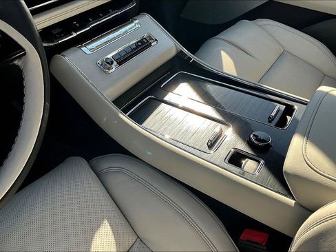 New 2026 Lincoln Aviator Reserve w/ Luxury Package image 8