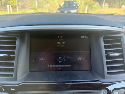 Used 2017 Nissan Pathfinder S AWD/4WD image 4