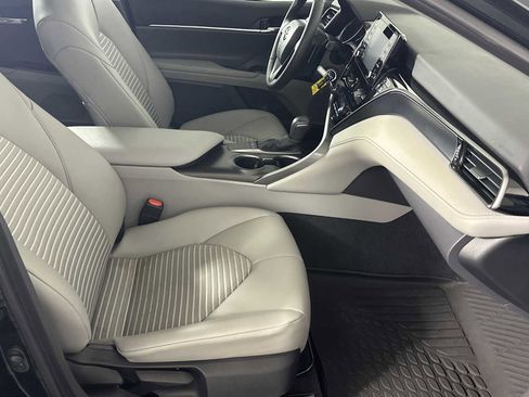 Used 2024 Toyota Camry SE image 13