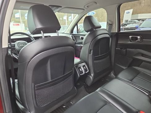 Used 2025 Kia Sorento S image 22