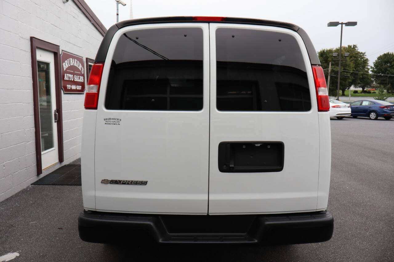 Used 2019 Chevrolet Express 2500 LS w/ Driver Convenience Package RWD image 3