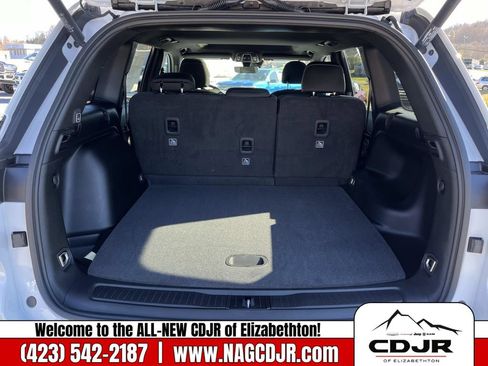 New 2025 Jeep Grand Cherokee Laredo image 18