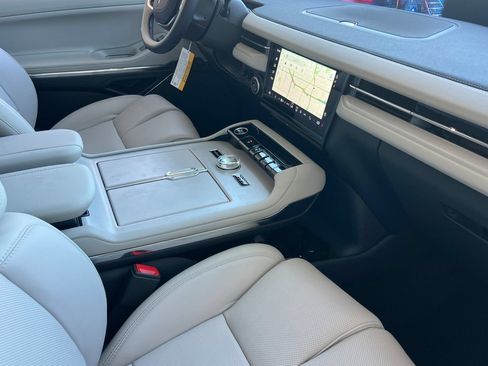 New 2026 Lincoln Navigator L Reserve AWD/4WD image 14