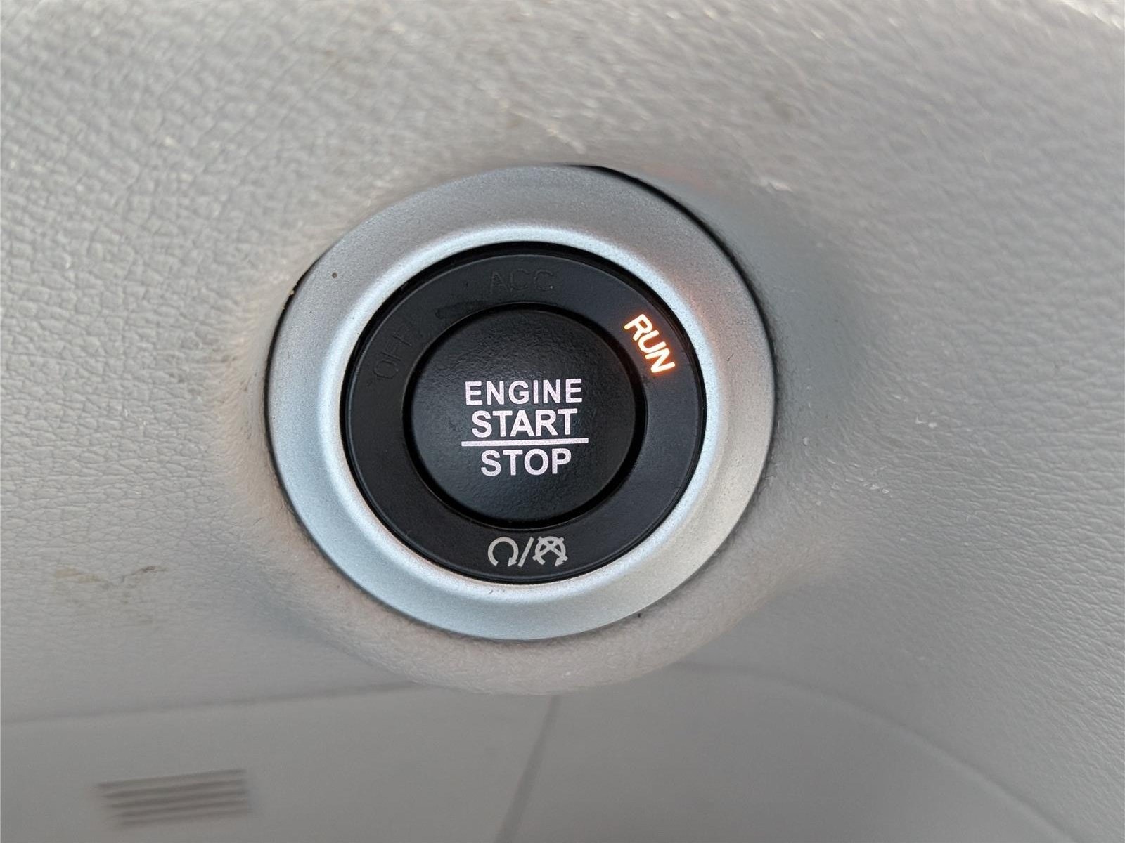 Used 2024 Chrysler Pacifica Touring-L FWD image 24