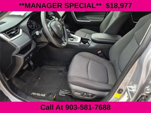 Used 2021 Toyota RAV4 XLE image 18