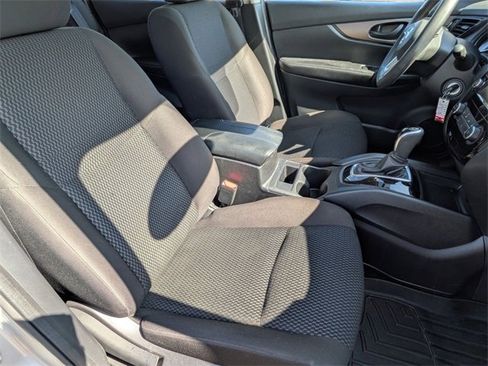 Certified 2021 Nissan Rogue Sport S image 31