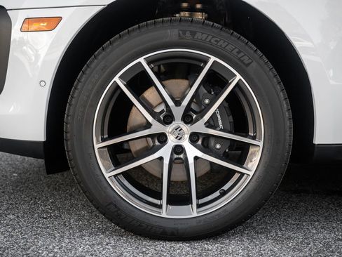 New 2025 Porsche Macan image 47