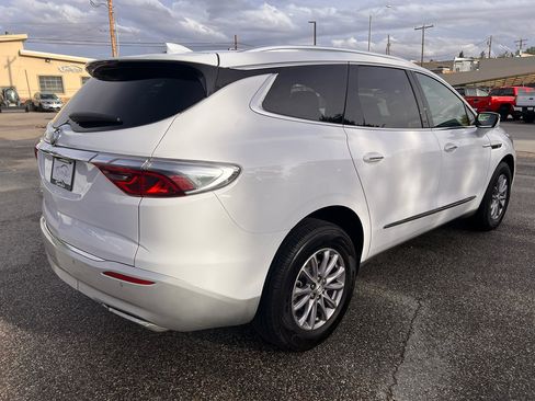 Used 2024 Buick Enclave Premium image 2