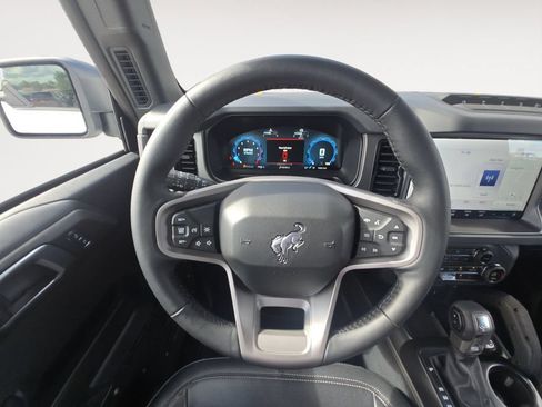 Used 2025 Ford Bronco Badlands AWD/4WD image 11