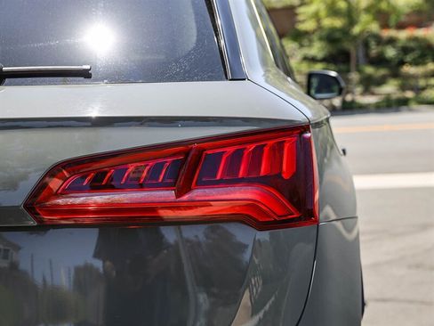 Used 2020 Audi SQ5 Premium w/ Convenience Package AWD/4WD image 16