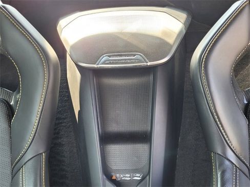 Used 2022 Chevrolet Corvette Stingray Premium Conv w/ Z51 Performance Package image 6