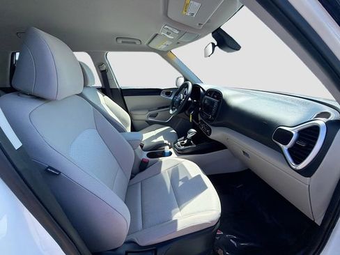 Used 2025 Kia Soul S FWD image 25