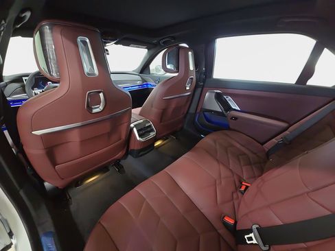 New 2026 BMW 750e xDrive w/ Executive Package image 11