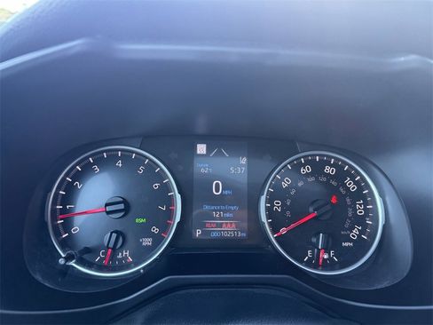 Used 2022 Toyota RAV4 XLE Premium image 23