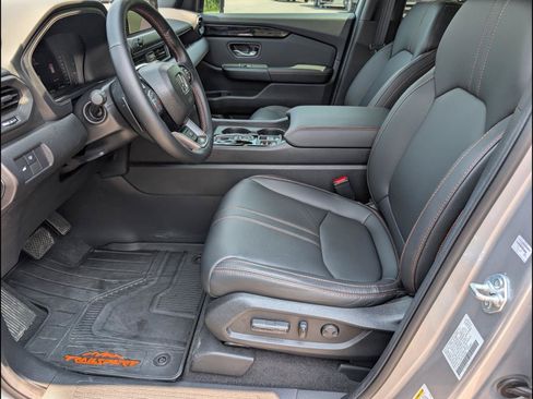 Certified 2026 Honda Pilot TrailSport image 13