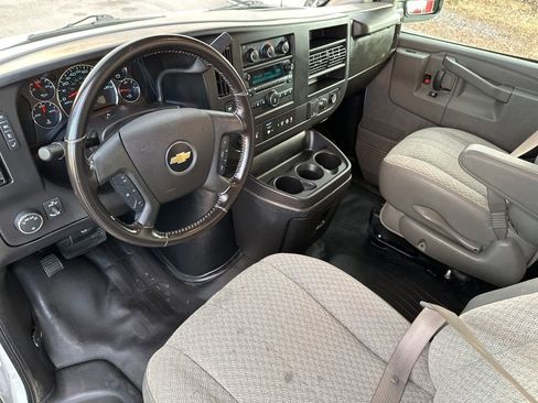 Used 2020 GMC Savana 3500 w/ Power Convenience Package RWD image 12