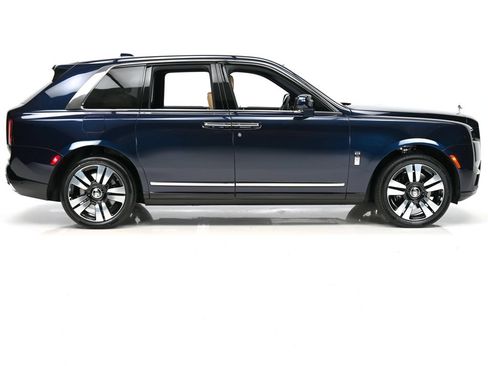 New 2026 Rolls-Royce Cullinan AWD/4WD image 7