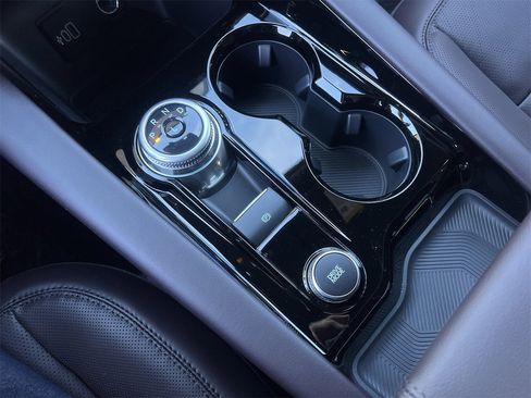 New 2026 Ford Explorer Platinum image 8