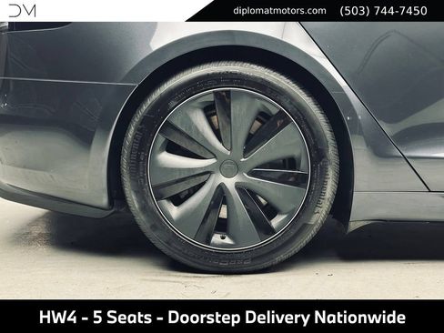 Used 2025 Tesla Model S AWD/4WD image 38