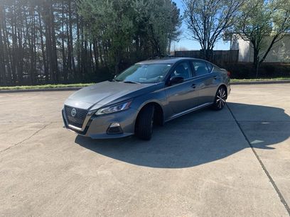 Used 2021 Nissan Altima 2.5 SR w/ SR Premium Package