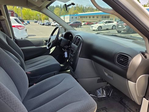 Used 2006 Dodge Grand Caravan SXT FWD image 15