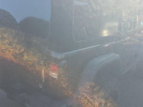 Used 2020 Jeep Wrangler Rubicon AWD/4WD image 2