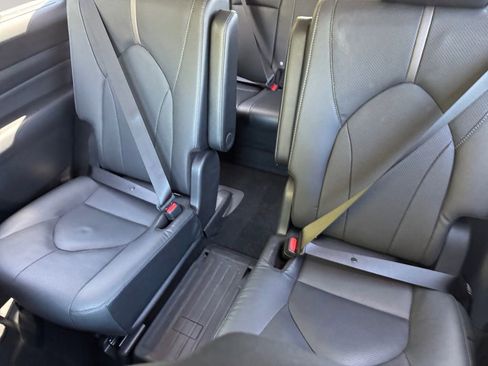 Used 2025 Toyota Grand Highlander AWD image 13