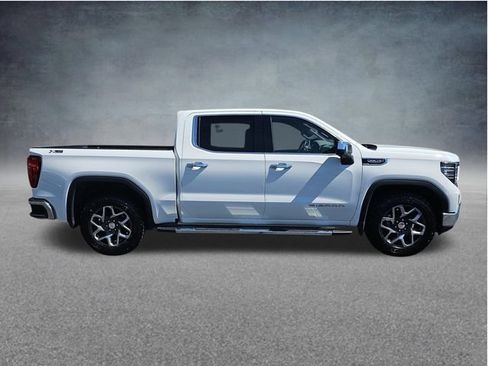 Used 2023 GMC Sierra 1500 SLT w/ SLT Premium Plus Package AWD/4WD image 2