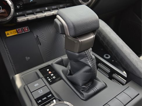New 2026 Toyota 4Runner Platinum AWD/4WD image 26