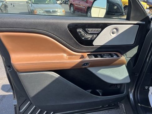 Used 2020 Lincoln Aviator Reserve w/ Equipment Group 201A image 27