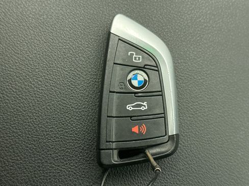 Used 2025 BMW 330i xDrive Sedan AWD/4WD image 10