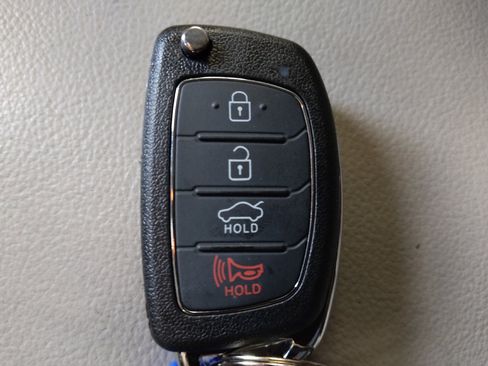 Used 2015 Hyundai Sonata SE w/ Winter Package FWD image 32