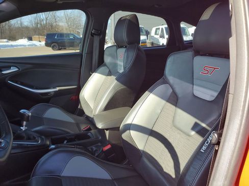 Certified 2017 Ford Focus ST w/ Equipment Group 401A image 14