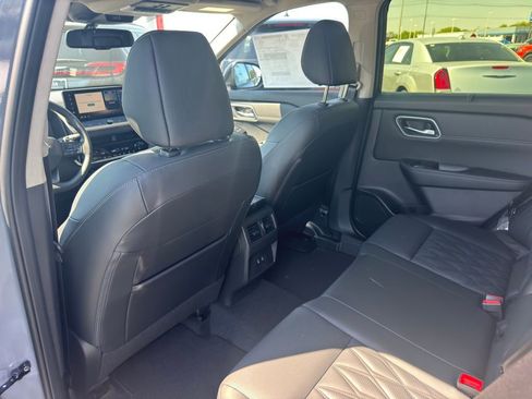 New 2026 Nissan Rogue Platinum AWD/4WD image 15