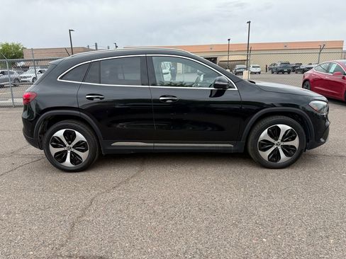Used 2025 Mercedes-Benz GLA 250 4MATIC image 4