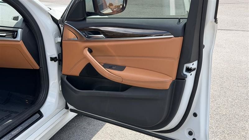 Used 2018 BMW 530i xDrive AWD/4WD image 35
