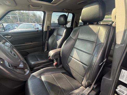 Used 2016 Jeep Patriot High Altitude FWD image 13